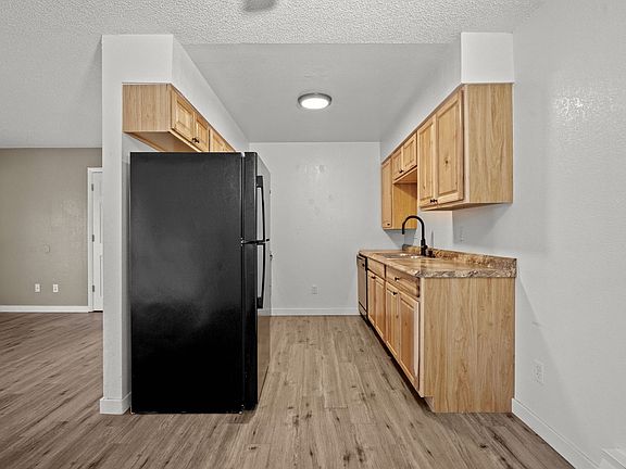 4th image of 1535 Poplar Dr #20