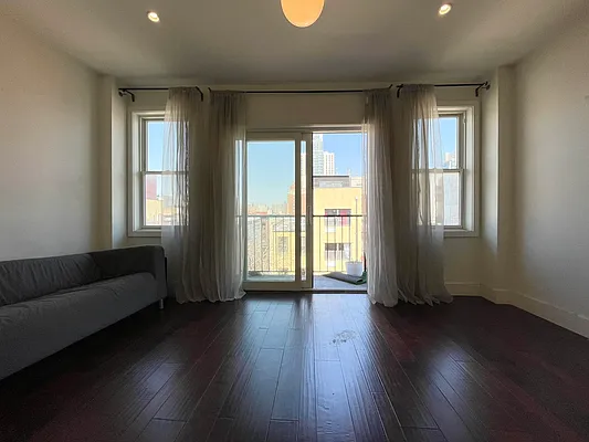 Rented by Bruma Realty LLC | media 1