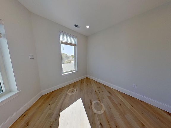 4th image of 100 Fawcett St #95
