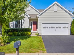 21 Applegate Dr, Florence, NJ 08518