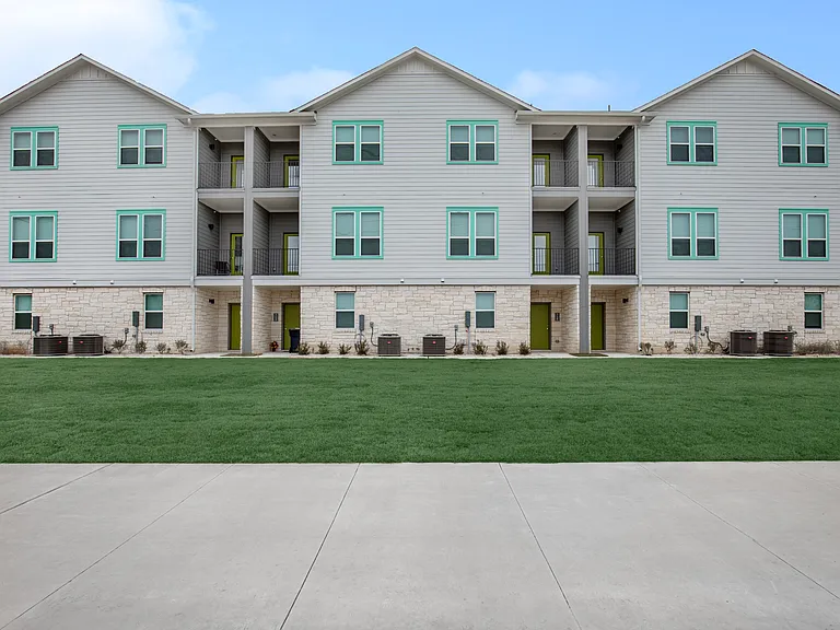 Trailside Oaks Townhomes — Photo 140