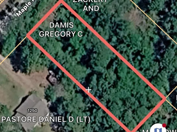 24 Maple St, Southport, NC 28461