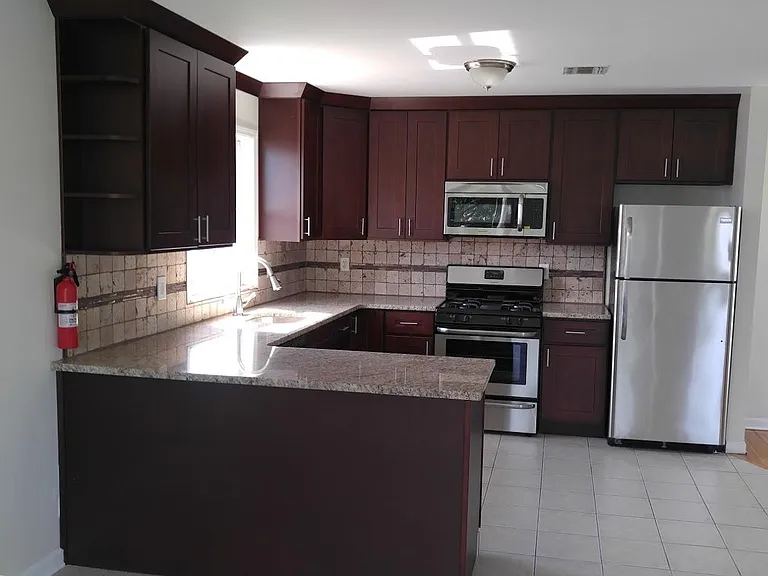 216 12th Ave #1 — Photo 2