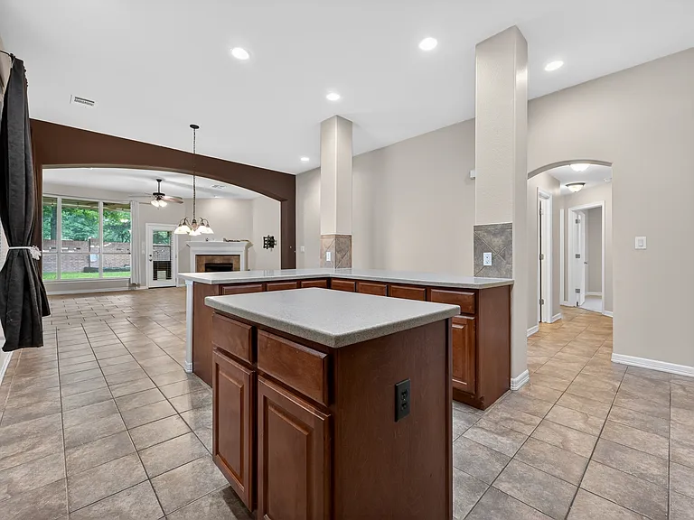 4308 Park Vista Trl — Photo 12