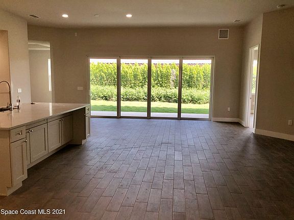 2nd image of 1186 Fulton Cir