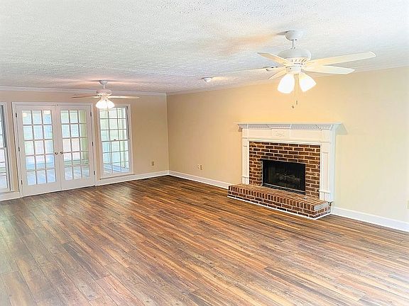4th image of 3125 Saint Andrews Dr