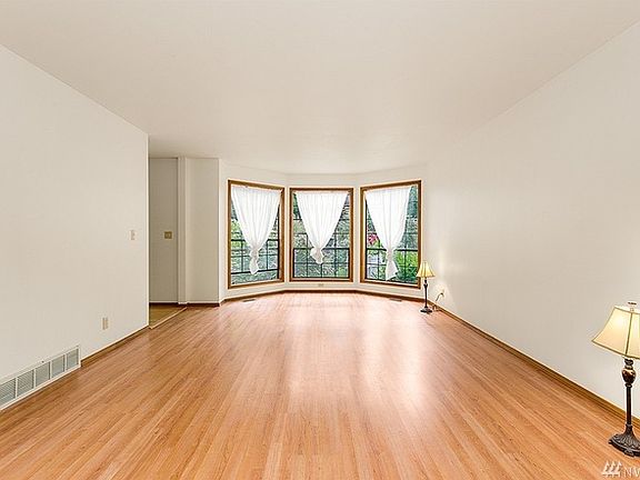 3rd image of 21836 NE 9th St