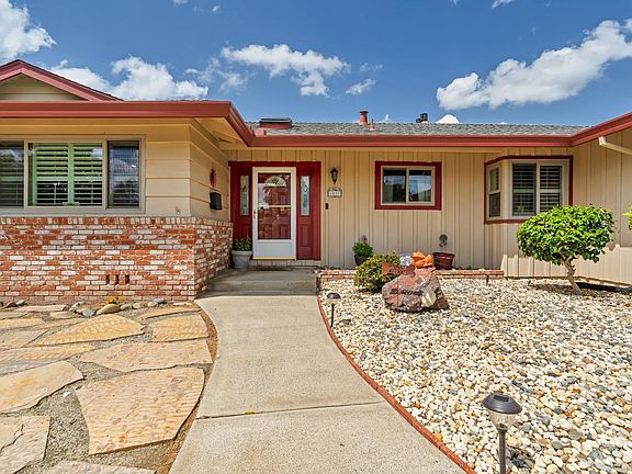 3rd image of 4831 Cameron Ranch Dr