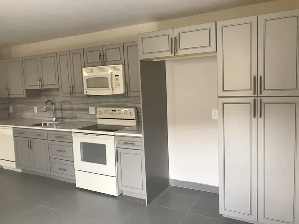 142 SW 8th Ave #D, Delray Beach, FL 33444