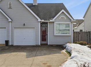 23265 Wainwright Ter, Olmsted Falls, OH 44138