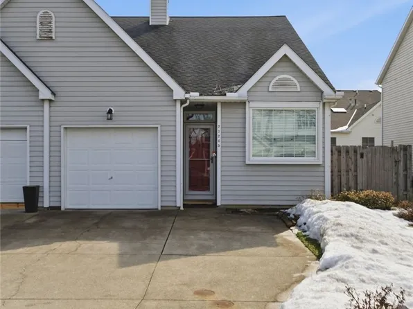 23265 Wainwright Ter, Olmsted Falls, OH 44138