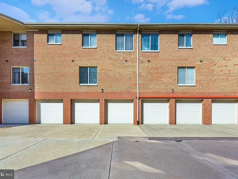 2751 Pennsylvania Ave #B103 — Photo 29