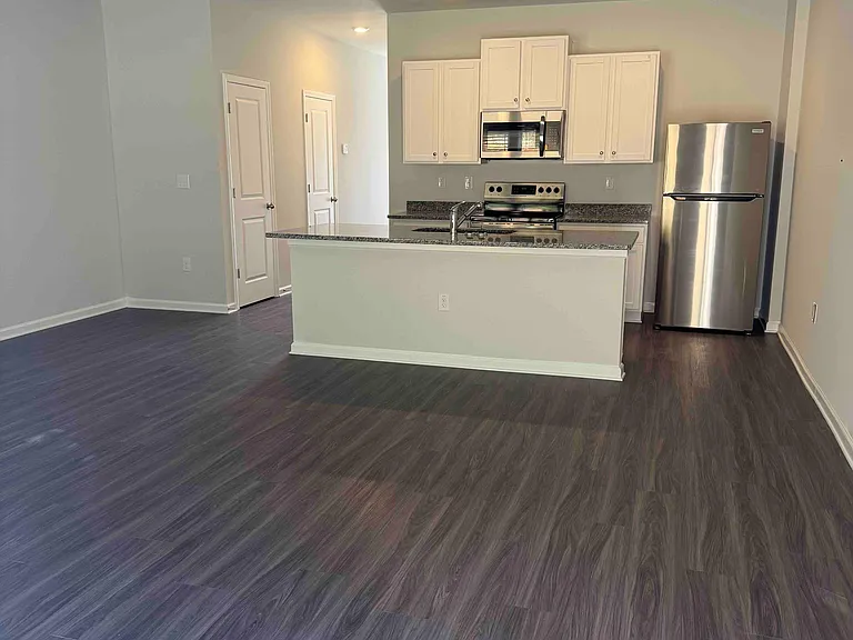 271 Oakwood Dr — Photo 4