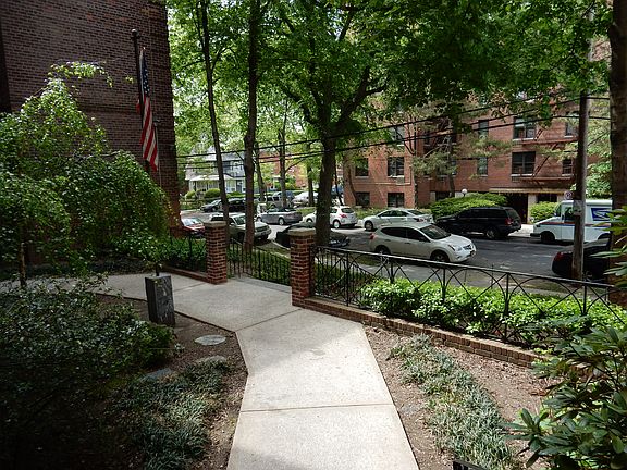 3rd image of 12012 85th Ave APT 1B