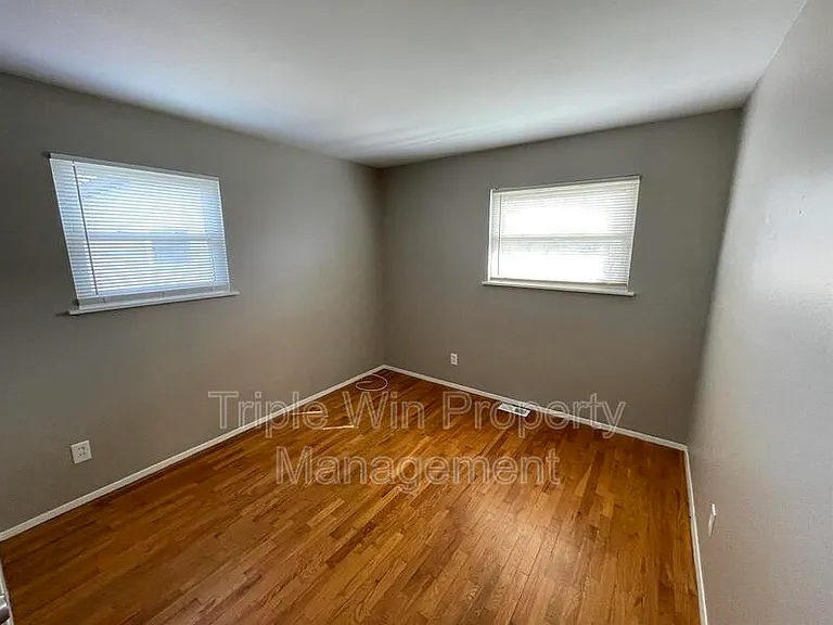1895 Curtis Ct — Photo 23