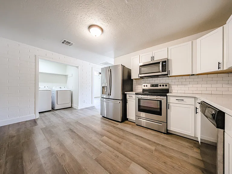 1722 E Atlanta Ave — Photo 18
