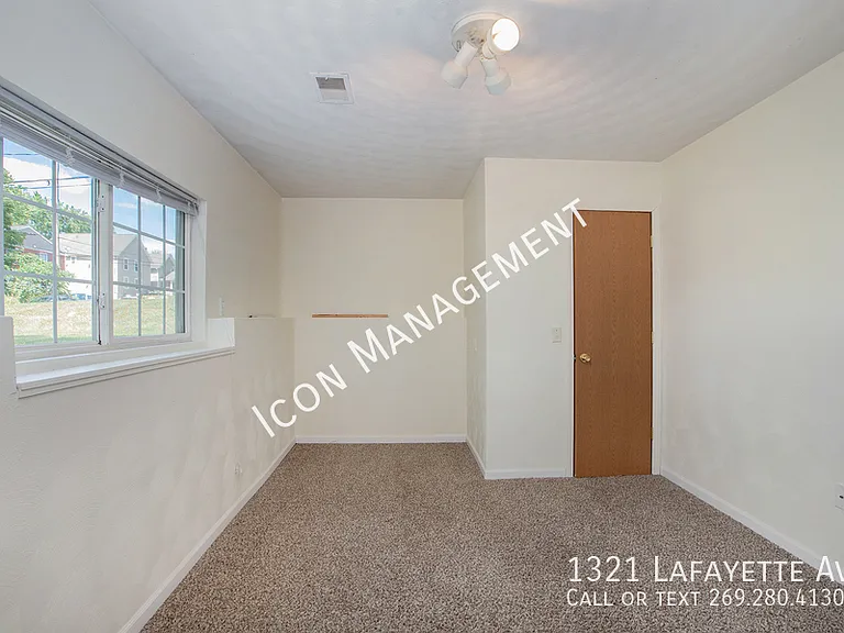 1321 Lafayette Ave — Photo 13