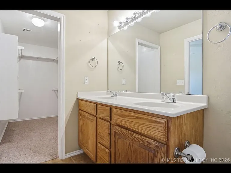 605 E Linden Ln — Photo 25
