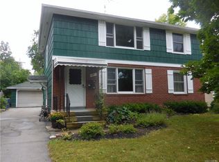 97 Garnet Rd, Amherst, NY 14226