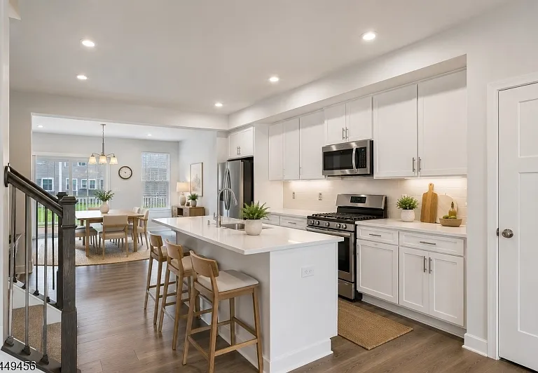 49 Owen Ct — Photo 4