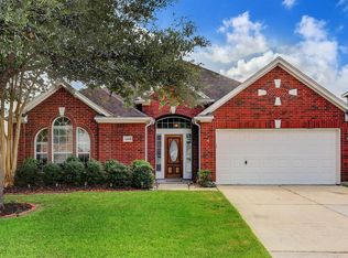 2408 Sunlight Ln, Pearland, TX 77584