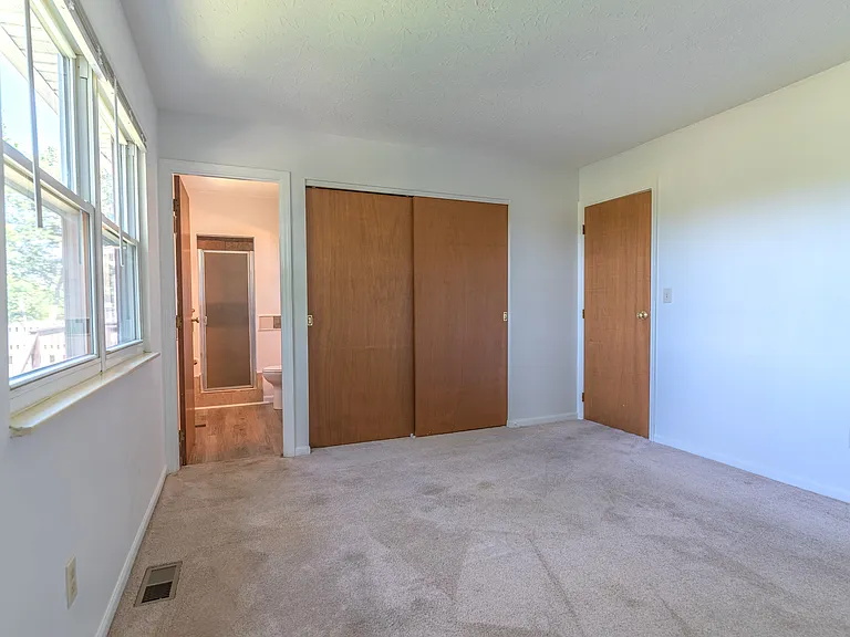 1047 Alpine Ct — Photo 18