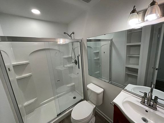 5th image of 3312 Northview Dr #A
