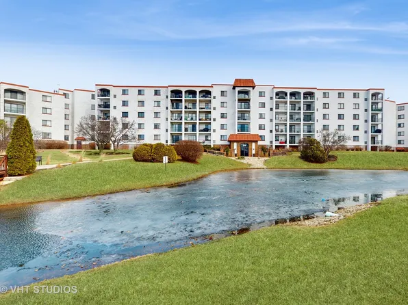 375 Plum Creek Dr APT 310, Wheeling, IL 60090