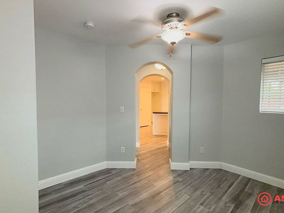 4th image of 3609 Villa Lante St