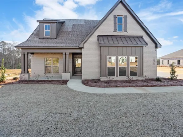 1878 Long Leaf Ln, Opelika, AL 36804