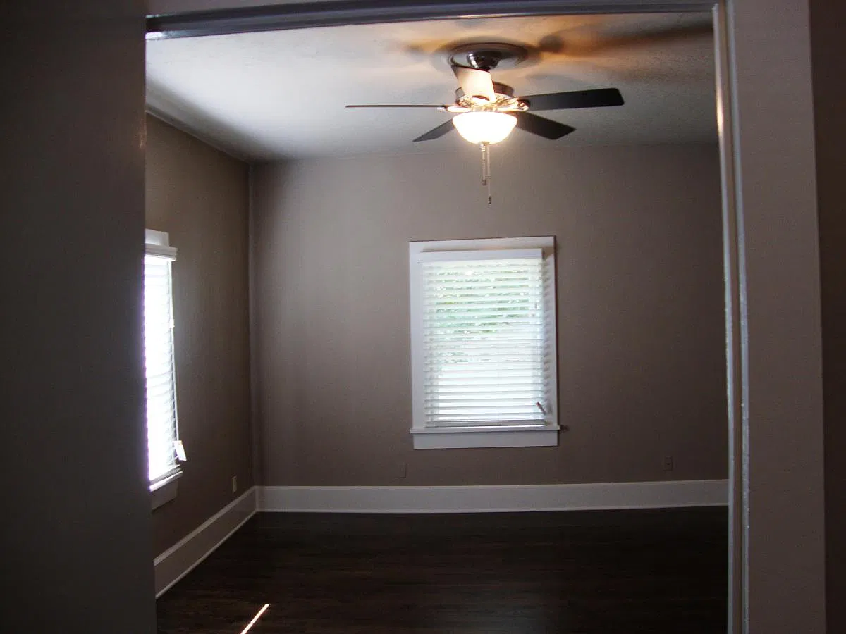 209 Park Dr — Photo 3