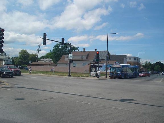 4th image of 1913 W Lake St
