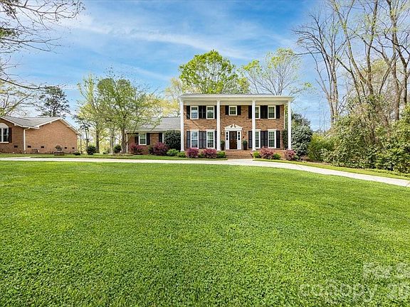 2nd image of 5918 Foxcrest Dr