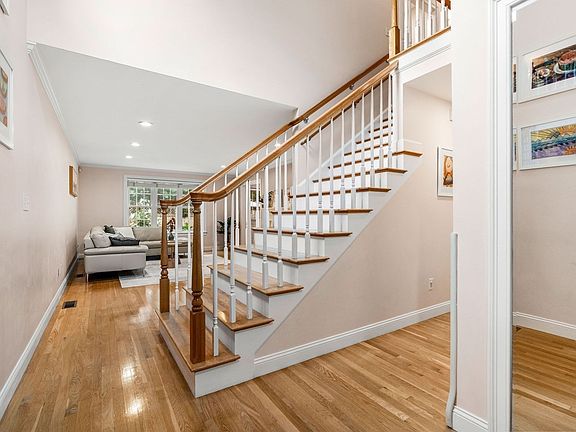 3rd image of 65 Crescent Rd #65