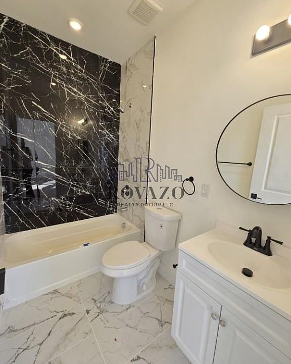 2nd image of 634-635 15th Ave #9