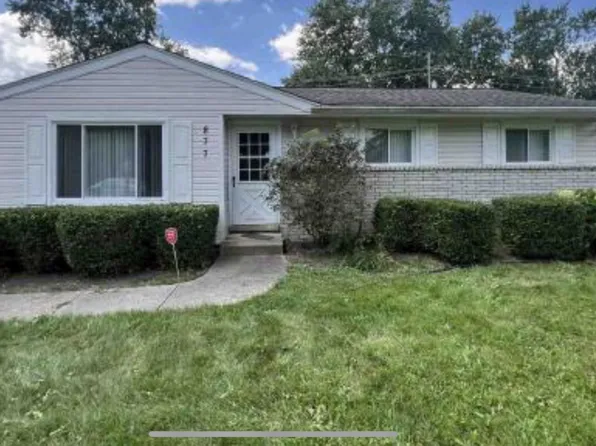 877 N Commerce Rd, Commerce Township, MI 48382