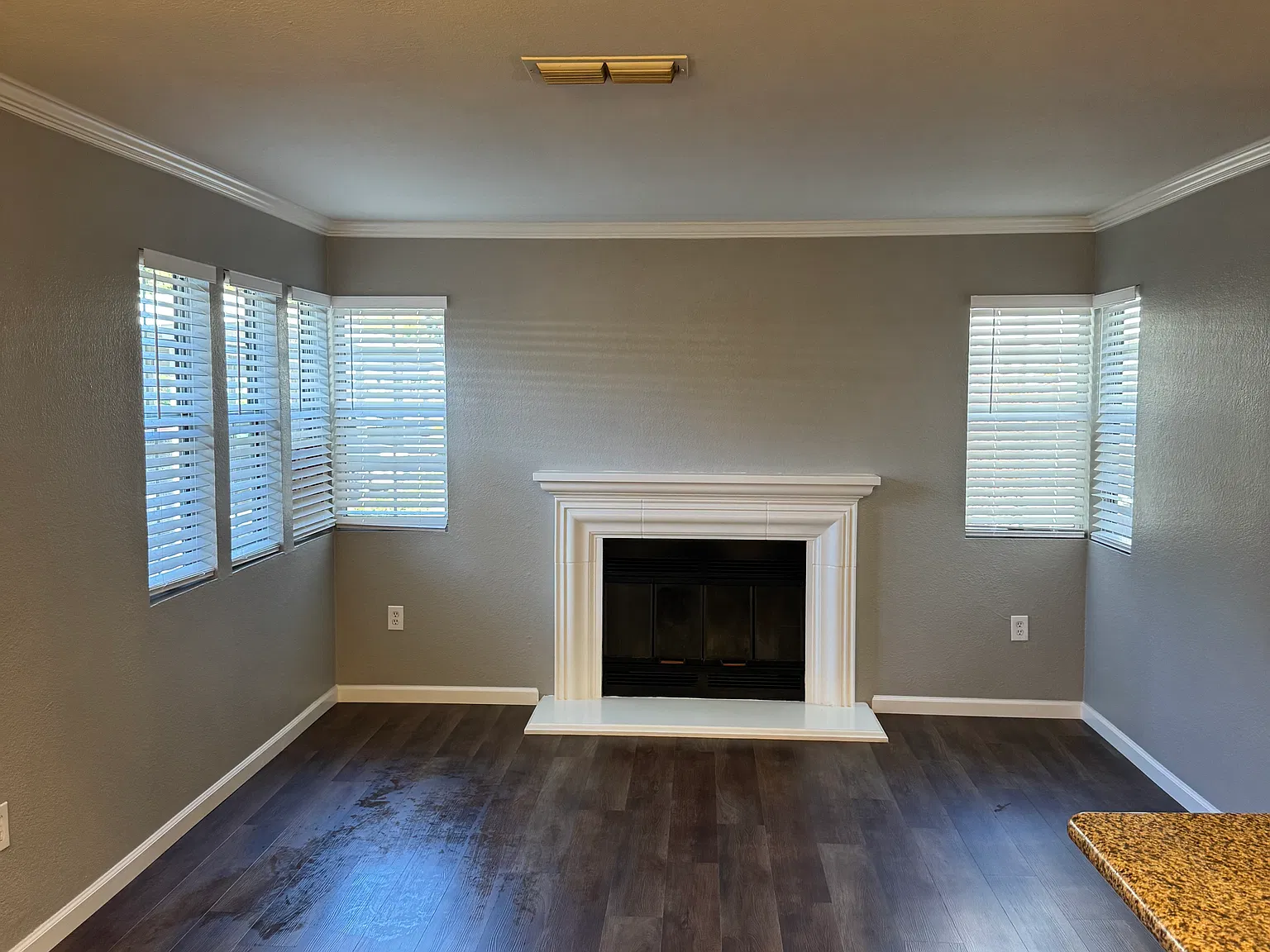 2915 N Texas St — Photo 2