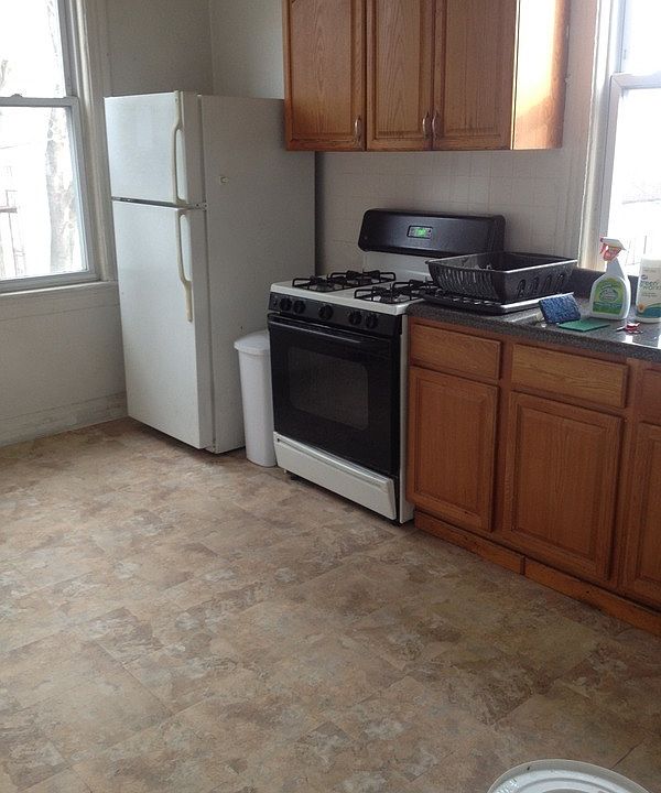 1st image of 3275 38th St APT 3