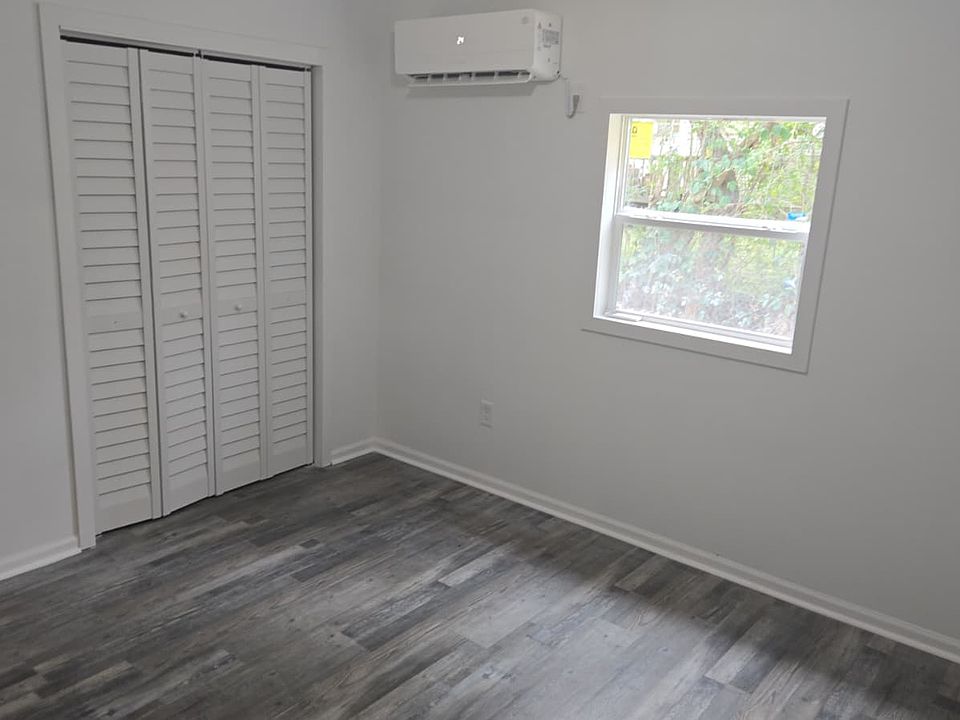 2nd image of 2 Smith Rd #1