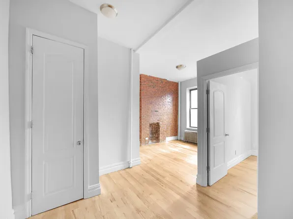 1688 York Ave APT 2A, New York, NY 10128