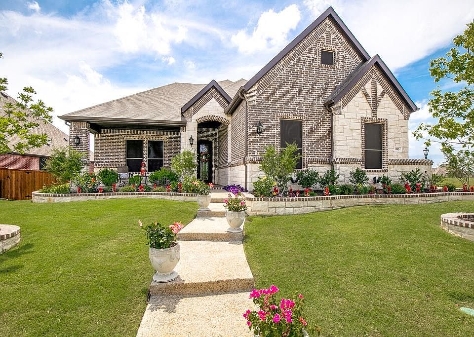 1st image of 805 Lazy Brooke Dr
