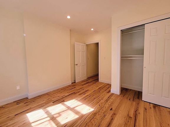 3rd image of 223 W 16th St #2Y