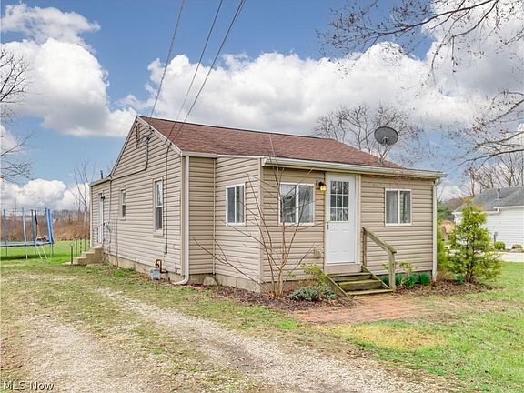 2nd image of 3710 Woodlawn Dr