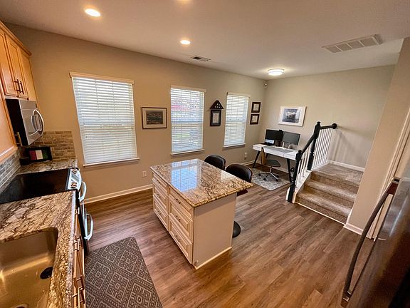 5th image of 7047 Brighton Park Dr