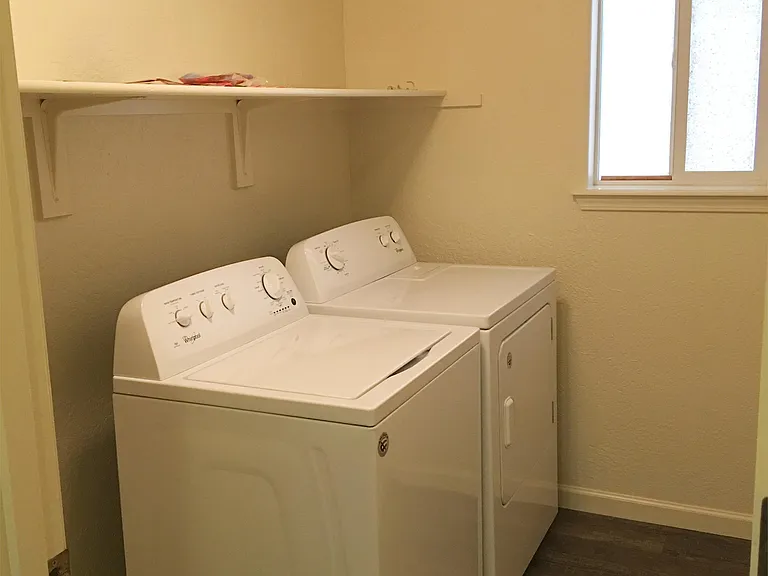 445 Crystal Dr — Photo 11