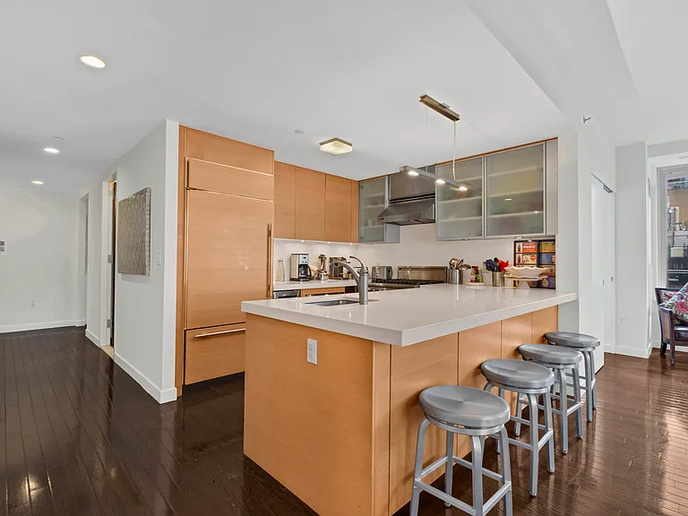 462 W 58th St #6B — Photo 5