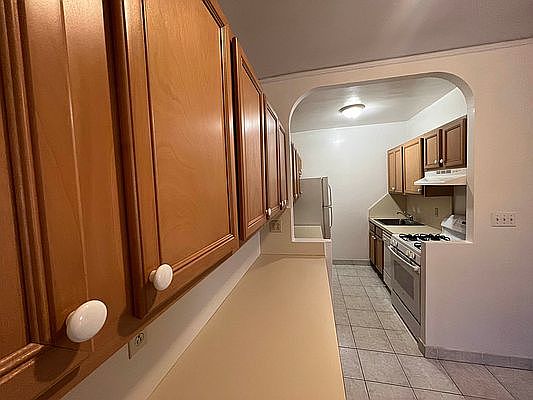 3rd image of 3000 Netherland Ave #2B