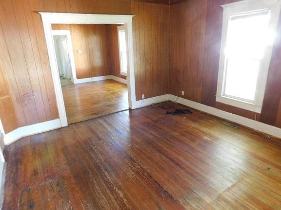 4th image of 530 W Forest St