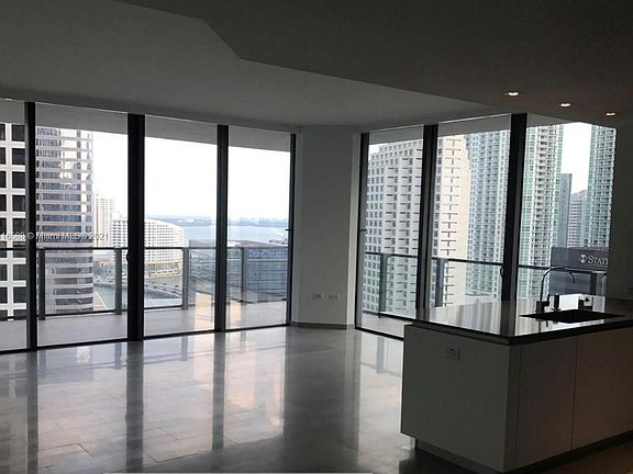 3rd image of 68 SE 6th St #1812