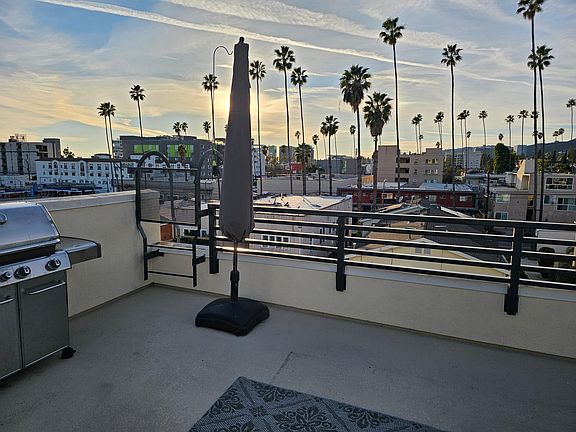 Roof Deck 11-ft Umbrella